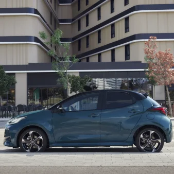 toyota-yaris-2025-gris
